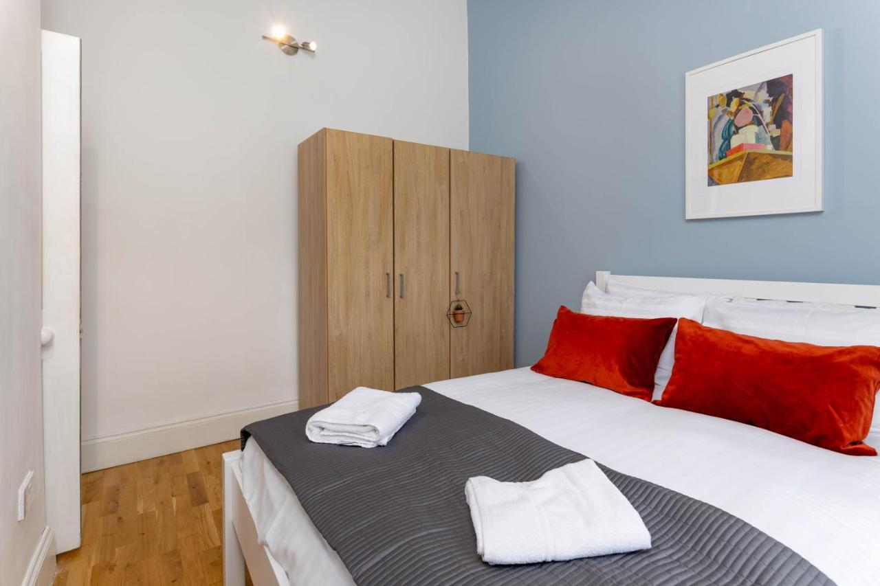 Air Host & Stay - Rockfield House - Sleeps 8 リヴァプール エクステリア 写真