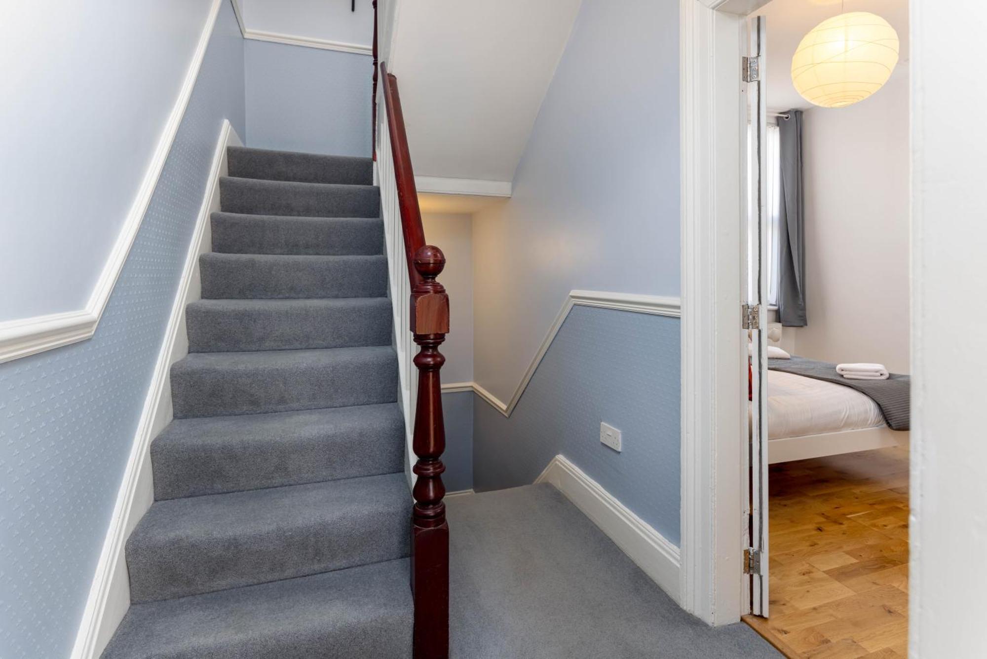 Air Host & Stay - Rockfield House - Sleeps 8 リヴァプール エクステリア 写真